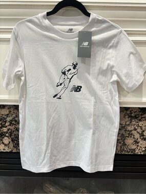 NWT - New Balance White Graphic T-Shirt
